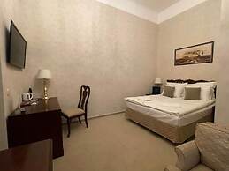 OPERA16 Guestrooms