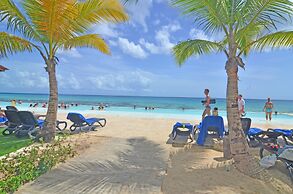 Beach Front Apartment No01