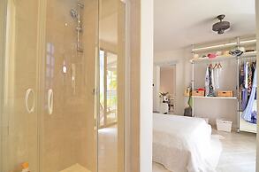 Beach Front Apartment No01