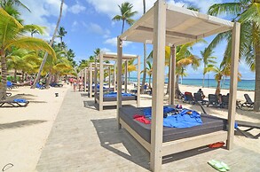 Beach Front Apartment No01