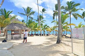 Beach Front Apartment No01