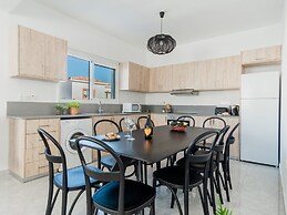 Sanders White Mountains - Popular Villa With Pool