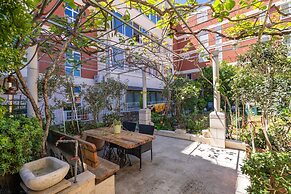 Apartments & Room Frane