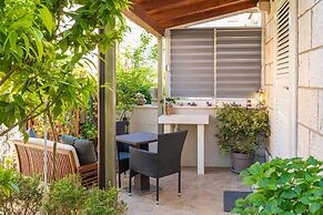 Apartments & Room Frane