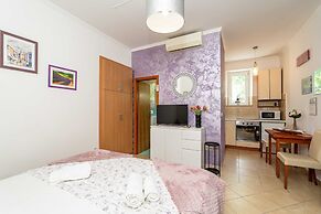 Apartments & Room Frane