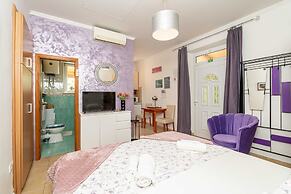 Apartments & Room Frane