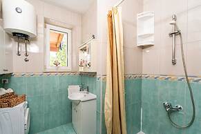Apartments & Room Frane