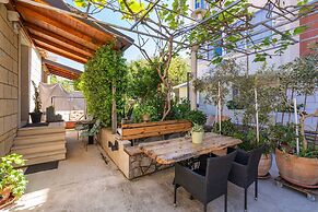 Apartments & Room Frane