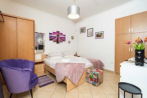Apartments & Room Frane