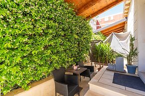 Apartments & Room Frane