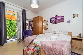 Apartments & Room Frane