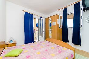 Apartments Villa Molunat 1