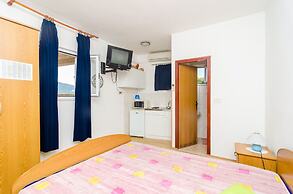 Apartments Villa Molunat 1