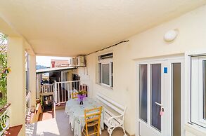 Apartments Villa Molunat 1
