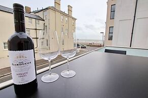 Near Worthing Pier Cafes Sea View Terrace