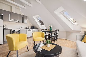 Rosen Apartment