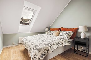 Rosen Apartment