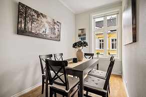 Rosen Apartment