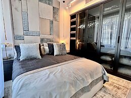 High End & City View by FeelHome