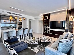 High End & City View by FeelHome