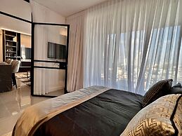High End & City View by FeelHome
