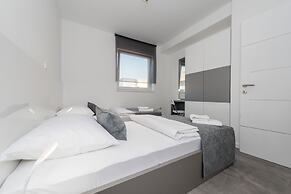 Villa Magnifica Apartments with pool