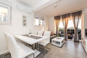 Villa Magnifica Apartments with pool