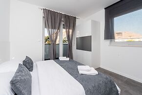 Villa Magnifica Apartments with pool