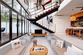Baliwood Residence Villas by BREIG