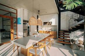 Baliwood Residence Villas by BREIG