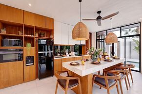Baliwood Residence Villas by BREIG