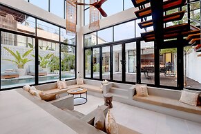 Baliwood Residence Villas by BREIG