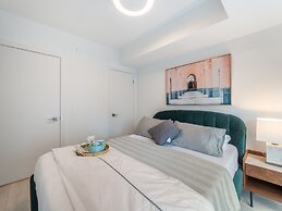 Stallion Suites Yorkville