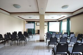 OYO 210 Apple Tree Suites