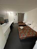 Parkside Inn Motel