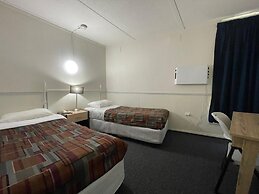 Parkside Inn Motel