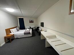 Parkside Inn Motel