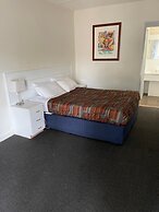 Parkside Inn Motel