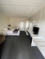 Parkside Inn Motel
