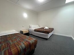 Parkside Inn Motel