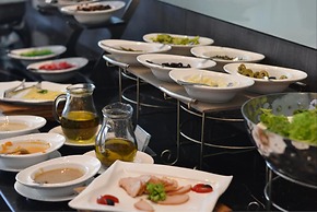 Grand Alora Hotel