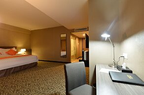 Grand Alora Hotel