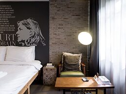Pyur Otel