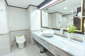 Hotel Sarina