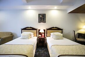 Hotel Sarina