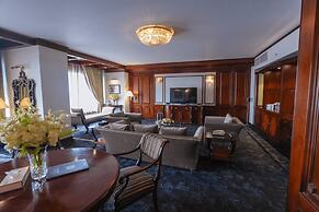 Hotel Sarina