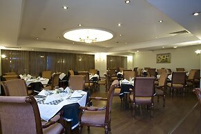 Hotel Sarina