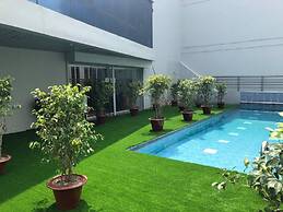 Hotel Sarina
