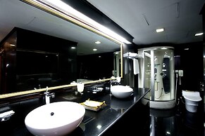 Hotel Sarina