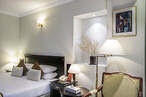 Hotel Sarina